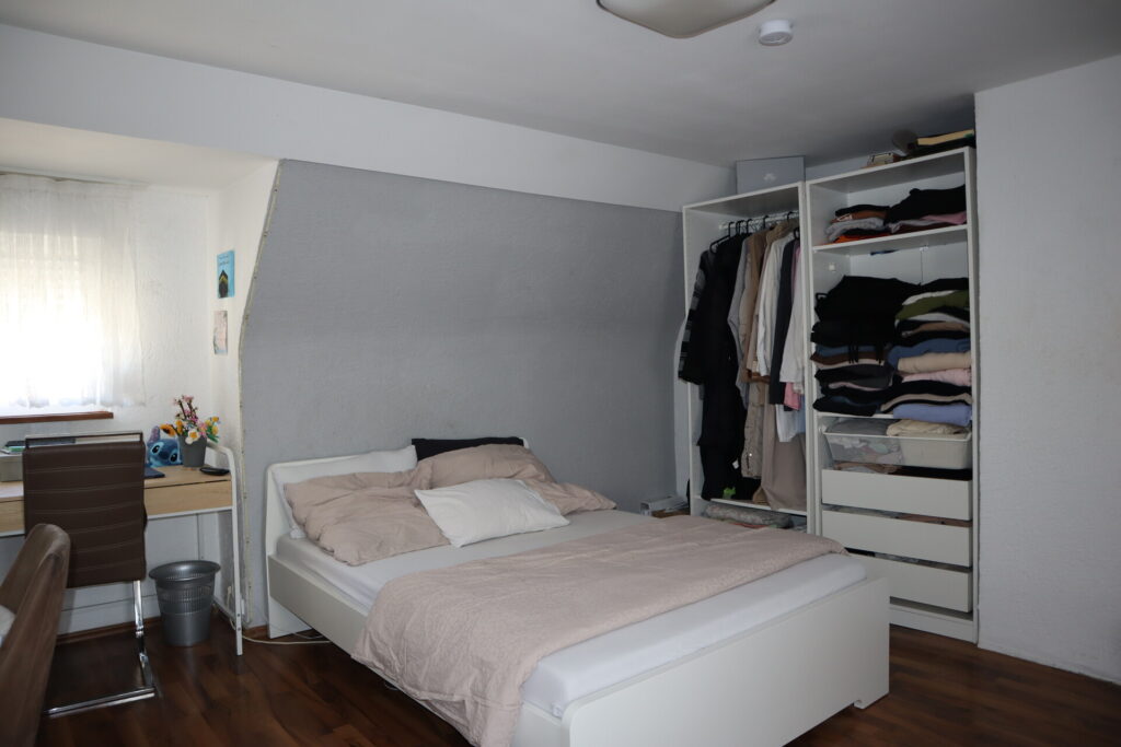 Schlafzimmer 1